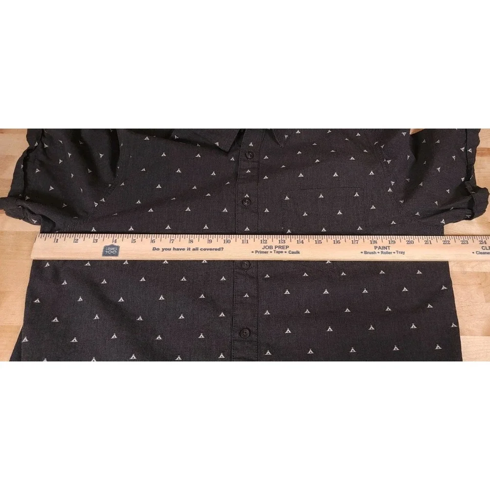The North Face Gray‎ Button Down Dress Shirt Large Short Sleeve Geometric